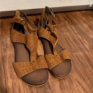 Roan Brown Sandals